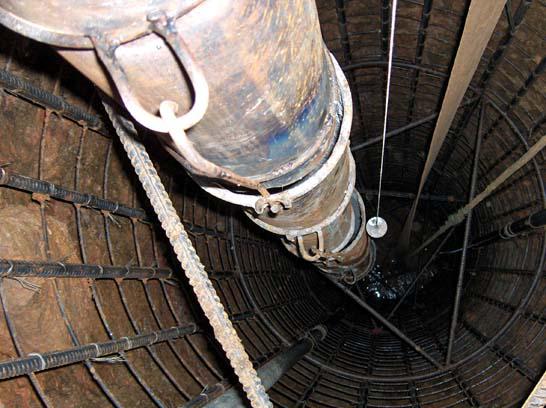 水下混凝土浇筑导管怎么控制深度,水下混凝土导管法连续浇筑图片