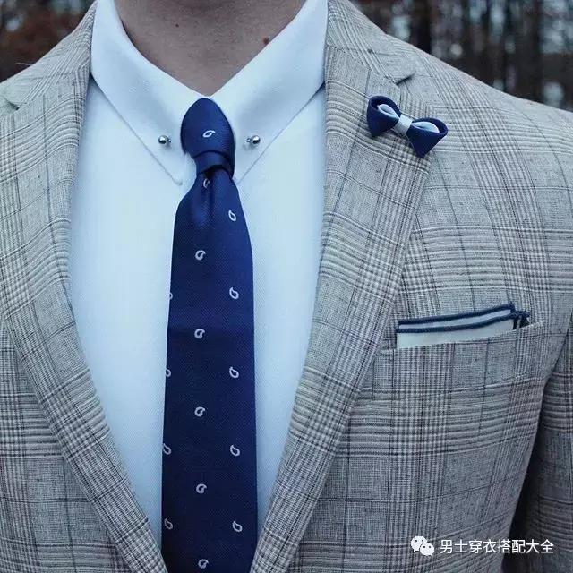 男士休闲西装西裤搭配小白鞋,男士休闲西装搭配什么打底衫