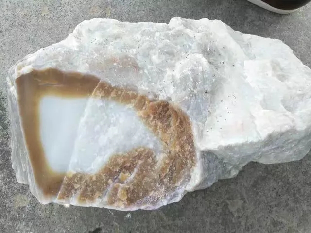 和田玉市场恶性循环,近来经济不景气和田玉销量走低