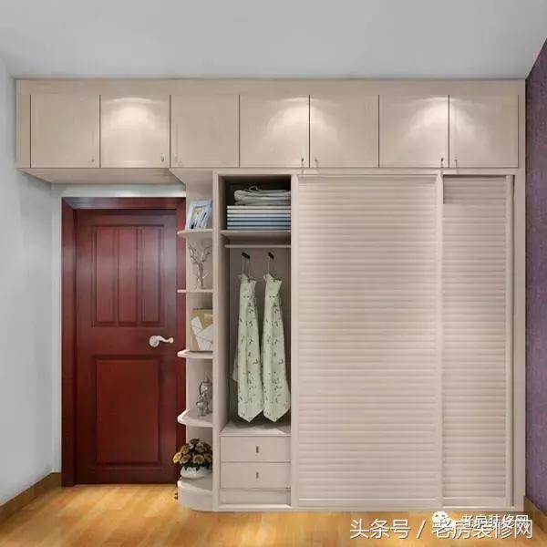 衣柜做到顶石膏线怎么处理,定制衣柜做到顶还是留一点边