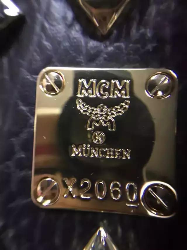 mcm双肩包大小号对照表,mcm超迷你双肩包效果图