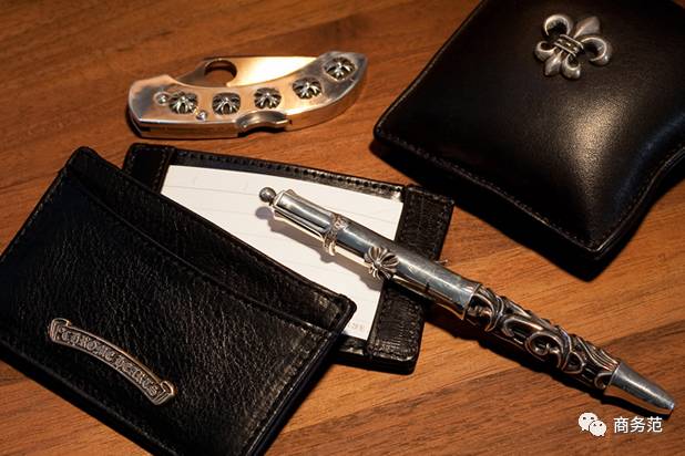 他家的银饰比金贵，却总有人想要挂几斤