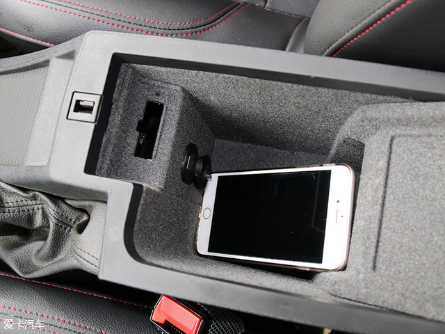 标致508和雪铁龙c5到底该怎么选,2011款雪铁龙c5与标致508对比