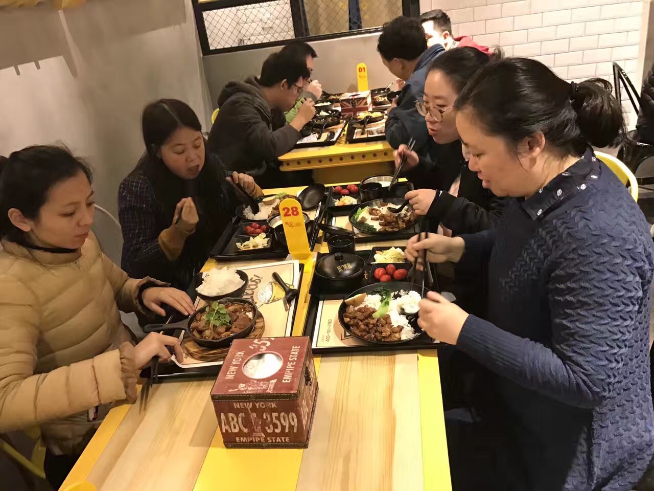 加盟一家快餐需要什么条件,加盟一个快餐店生意怎么样