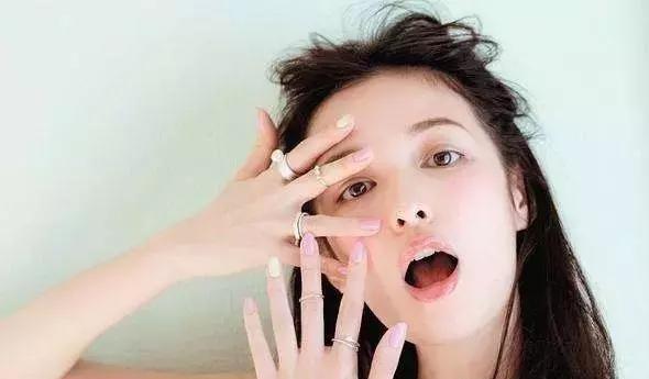 干皮妆怎么化干净,总感觉自己的妆化得脏脏的怎么办