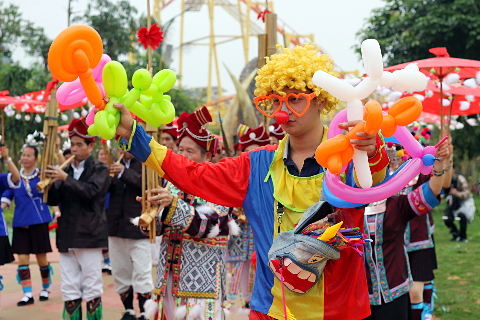 崇左市扶绥龙谷湾恐龙公园,扶绥龙谷湾三月三