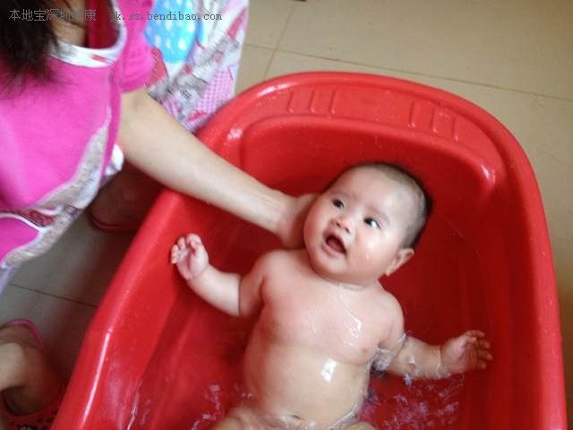 新生儿出生十天洗澡怎么洗,给新生儿正确洗澡全部步骤教程