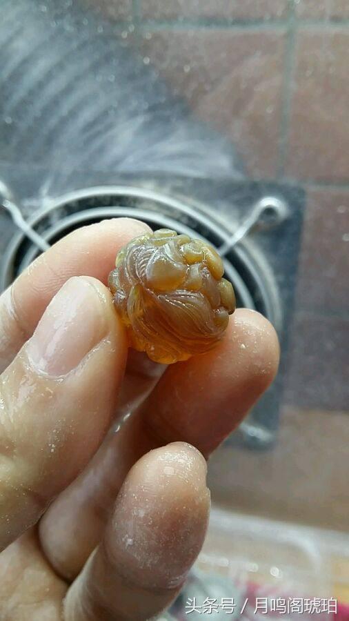 琥珀边角料变废为宝,废物利用提炼黄金