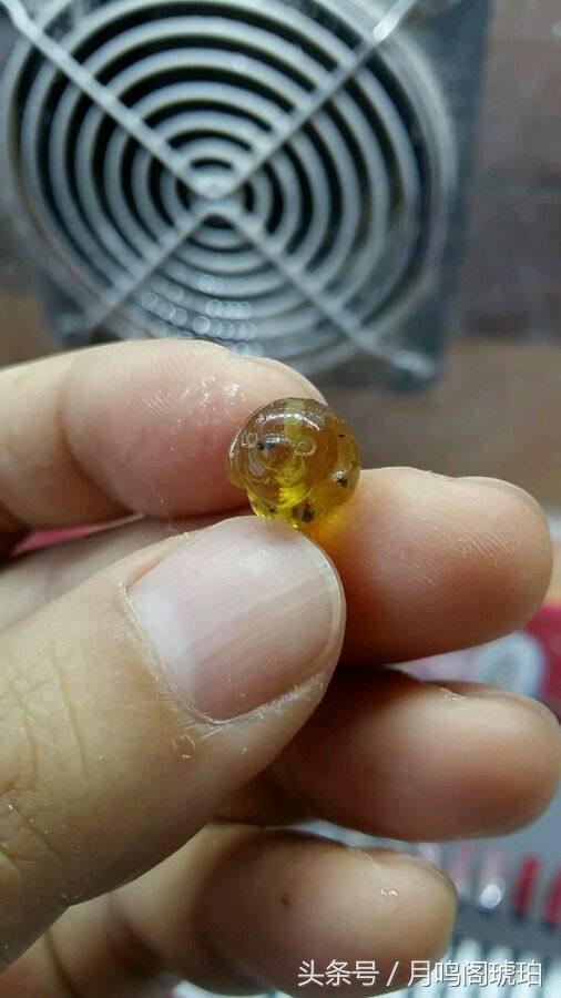 琥珀边角料变废为宝,废物利用提炼黄金