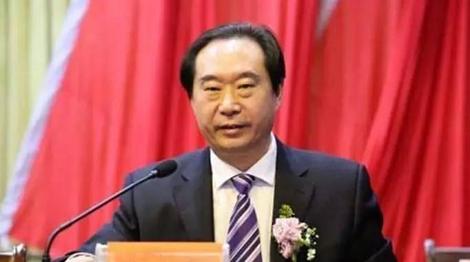 11年比完上半场，中场换人，暴露了维维怎样的酒业意图？