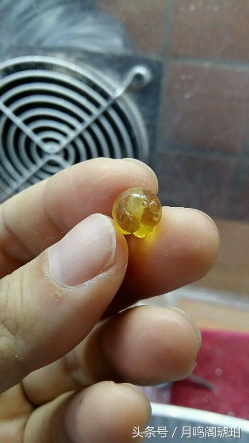 琥珀边角料变废为宝,废物利用提炼黄金