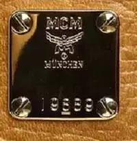 mcm双肩包大小号对照表,mcm超迷你双肩包效果图