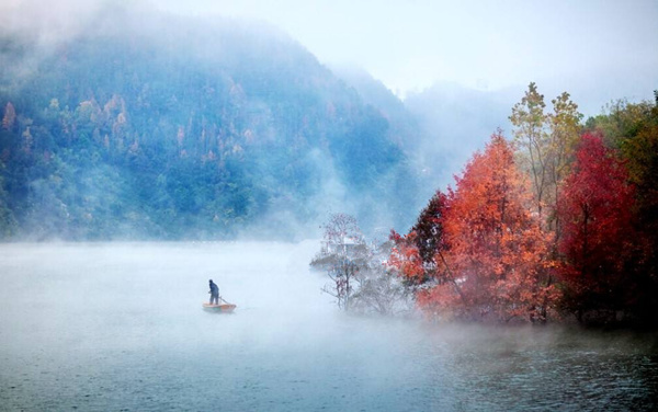 渔夫出海遭遇,渔夫海上救了一个女子