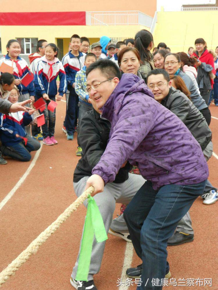 集宁区光明街小学校长巩建伟,巩建伟