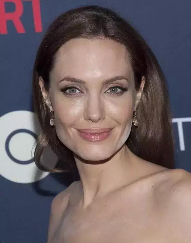 干皮妆怎么化干净,总感觉自己的妆化得脏脏的怎么办