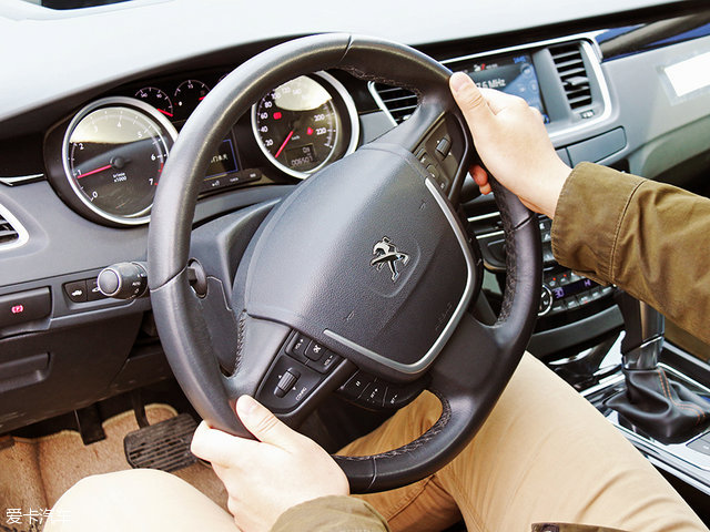 标致508和雪铁龙c5到底该怎么选,2011款雪铁龙c5与标致508对比