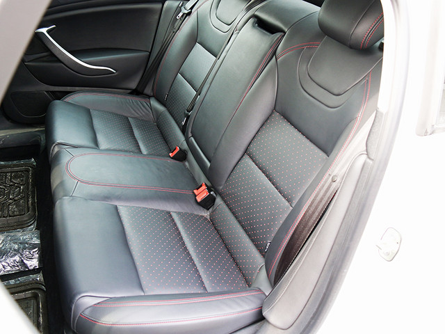 标致508和雪铁龙c5到底该怎么选,2011款雪铁龙c5与标致508对比