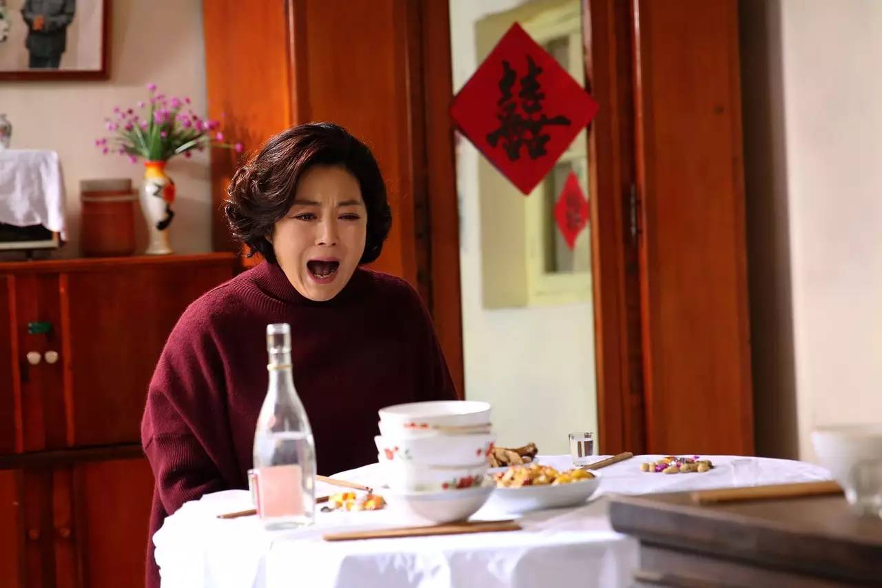 写亲情不受待见？《黄大妮》却有了突破