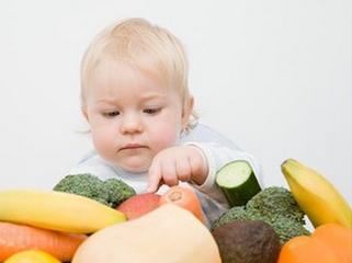 1岁宝宝一天饮食吃多少,1岁半宝宝每日饮食时间表