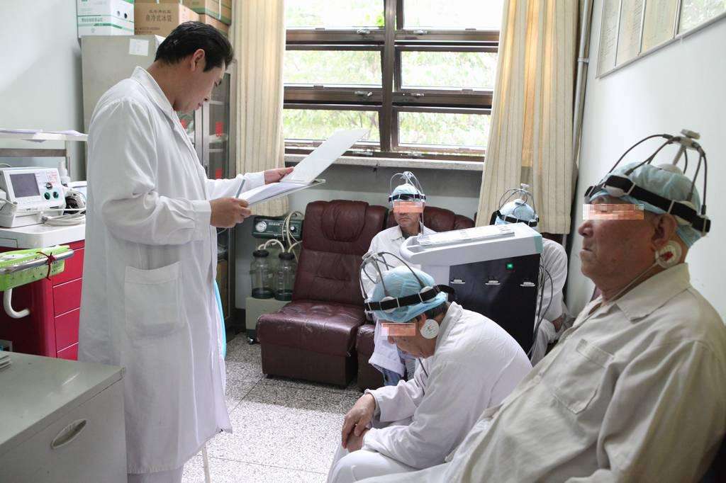 过半严重精神障碍患者家庭贫困国家能免费治疗吗？