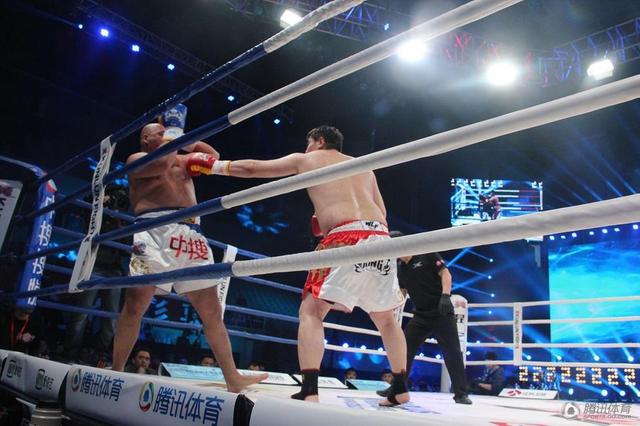 泰森8秒ko对手的重量级拳王,世界拳王泰森的十大凶恶ko