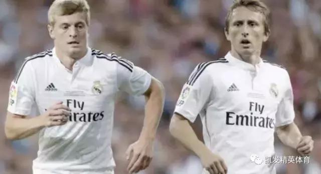 足坛历史上各个位置最强top10排名,真球迷看联赛