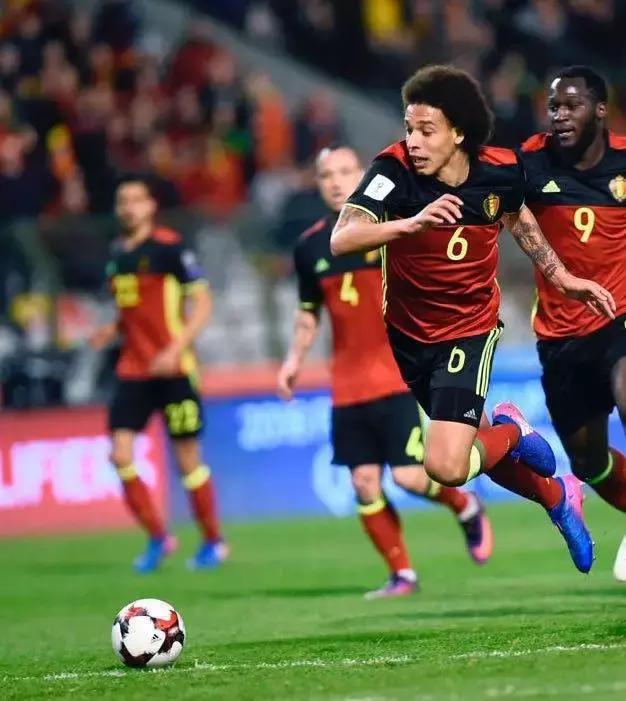 他们穿什么用英文怎么说,他们穿着什么用英文怎么说