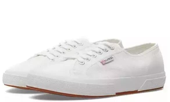 璧拌繃閭ｄ箞澶氳矾姝屾洸,璧拌繃閭ｄ箞澶氳矾