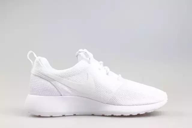 璧拌繃閭ｄ箞澶氳矾姝屾洸,璧拌繃閭ｄ箞澶氳矾