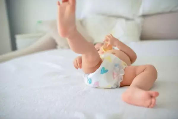 给宝宝洗屁屁的正确洗法,给宝宝洗屁屁正确的方法