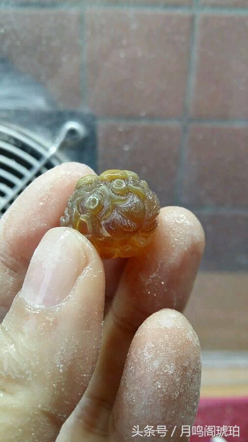 琥珀边角料变废为宝,废物利用提炼黄金