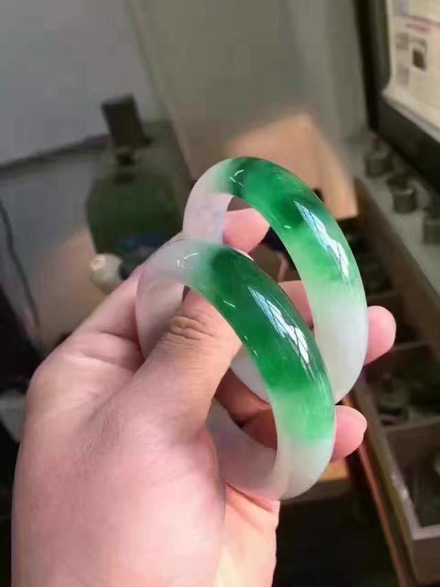 和田玉市场恶性循环,近来经济不景气和田玉销量走低