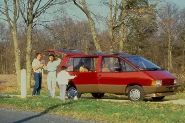 从一场赌局开始，这个品牌的历史好比“麻辣鸡汤”！