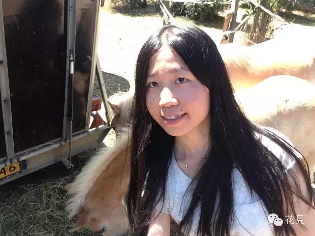 当90后都在为生活奔波还房贷，她却选择去法国农场铲马粪