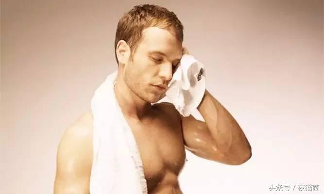 熬夜眼睛肿小妙招,晚睡起来脸肿怎么消肿