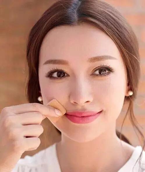 干皮妆怎么化干净,总感觉自己的妆化得脏脏的怎么办