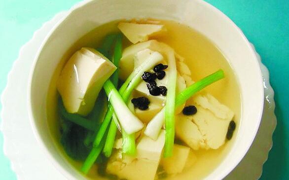 小儿感冒发烧吃什么食物好,小儿感冒发烧吃点什么清淡的