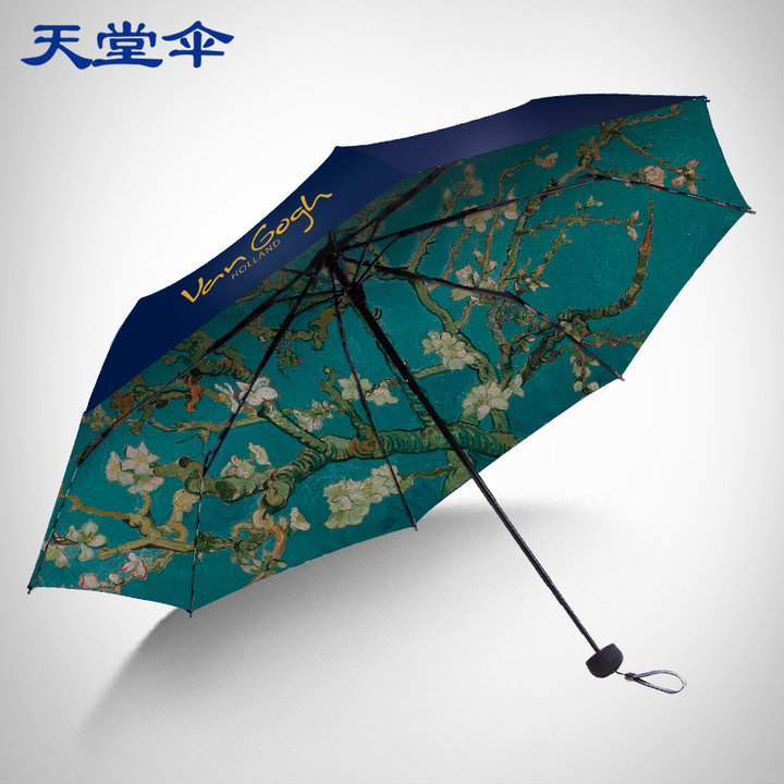 换季必备基本款这些单品一定要有,雨季时尚单品推荐