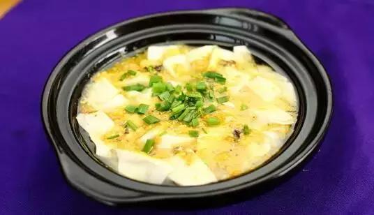 蟹黄豆腐煲的做法步骤,做好吃的蟹黄豆腐煲
