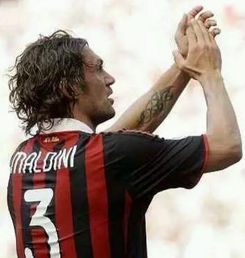 无兄弟不足球完整视频,无兄弟不足球翻译