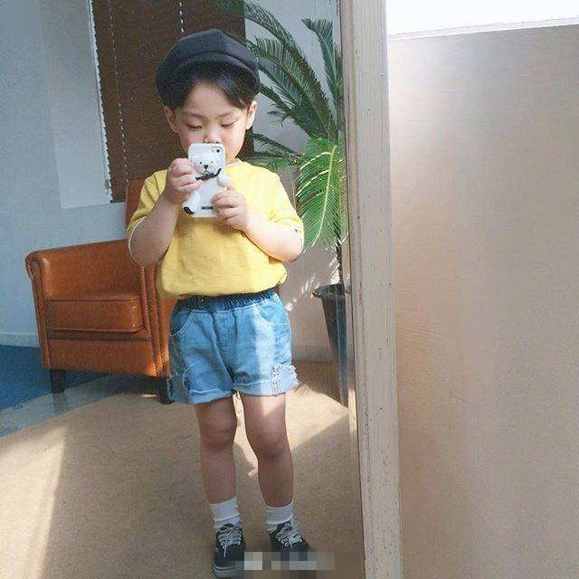 20-25岁男生简单穿搭,男生30岁简单大气穿搭