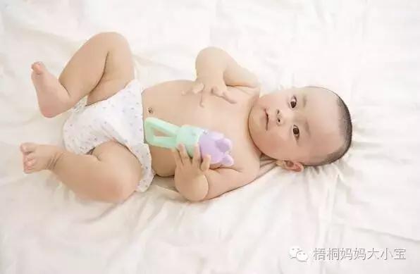 母乳宝宝正常的大便怎样的,母乳宝宝两三天才大便一次正常吗