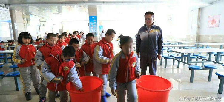 集宁区光明街小学校长巩建伟,巩建伟