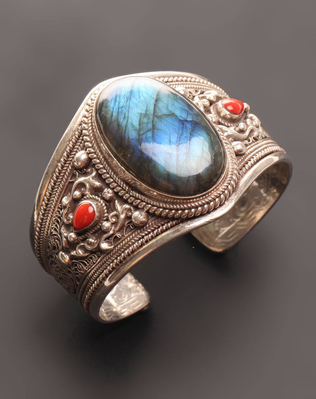 尼泊尔特产水果有哪些品种 (尼泊尔特产核桃有哪些品种)