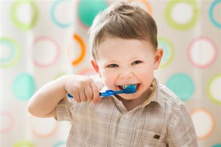 孩子有口臭是脾胃积热的原因,孩子睡醒口臭是什么原因引起的