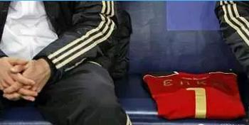 无兄弟不足球完整视频,无兄弟不足球翻译