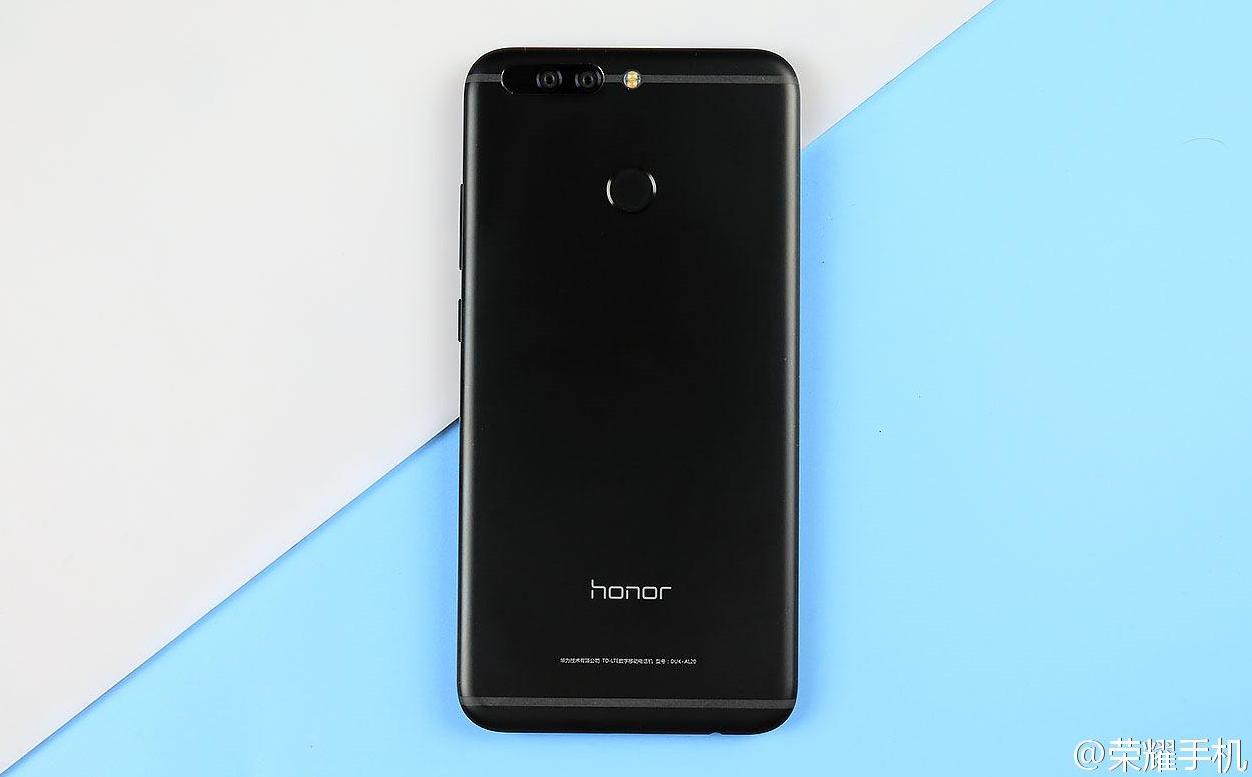 华为暖心举动,华为新成就引强烈反应