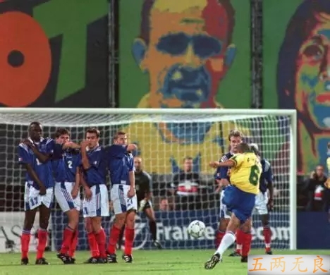 足坛十大神峰有谁,足球场上的十大武器