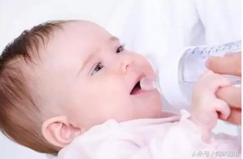 宝宝吃多了多久才会积食发烧,小月龄宝宝积食严重怎么处理