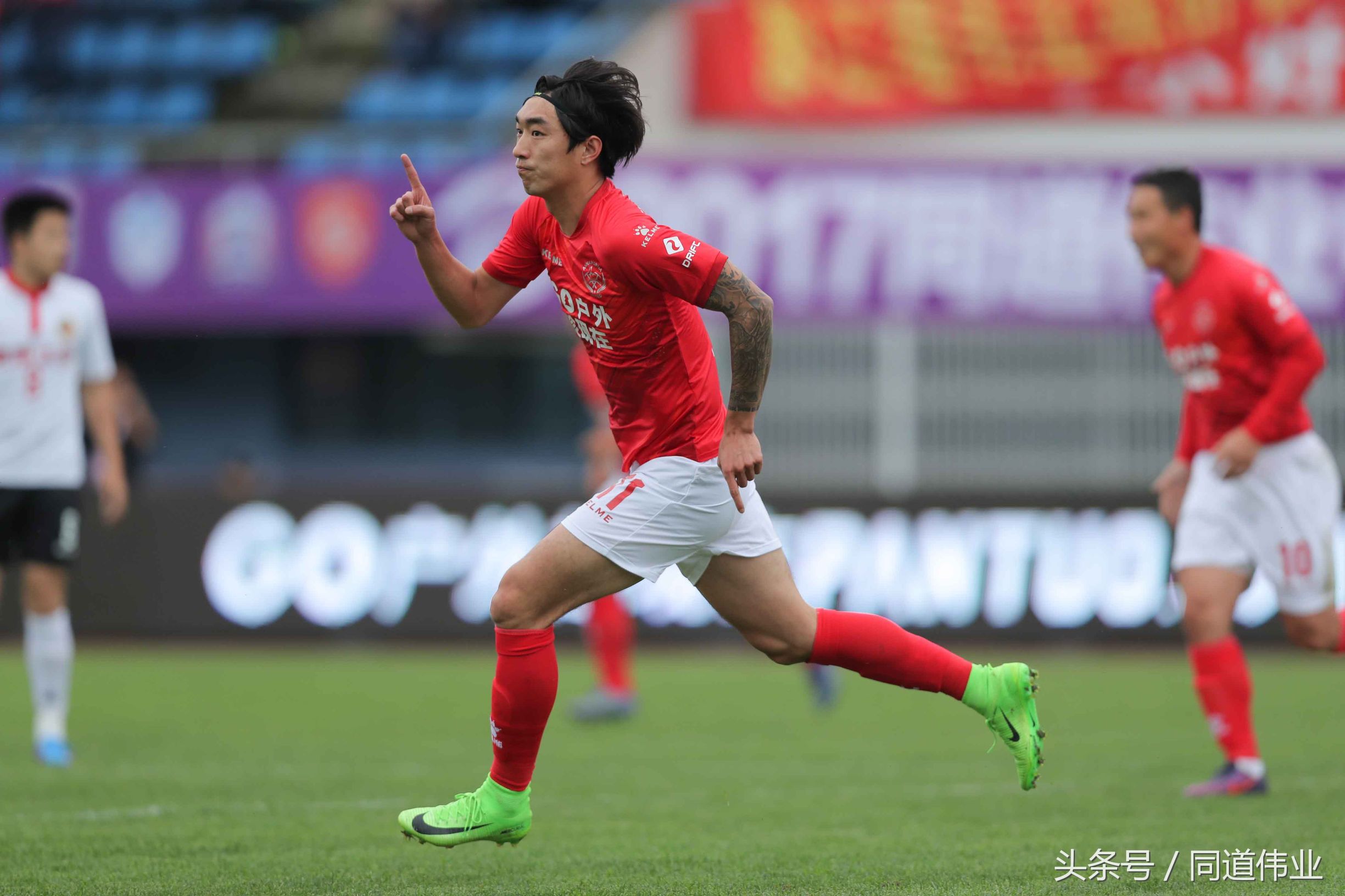 冲甲热门迎开门红，包头主场绝平盐城